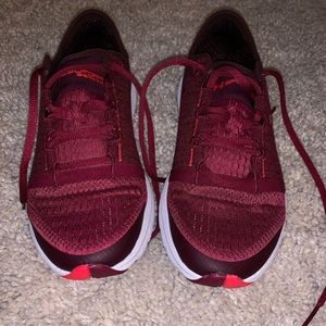NWOT Under Armour running shoes
